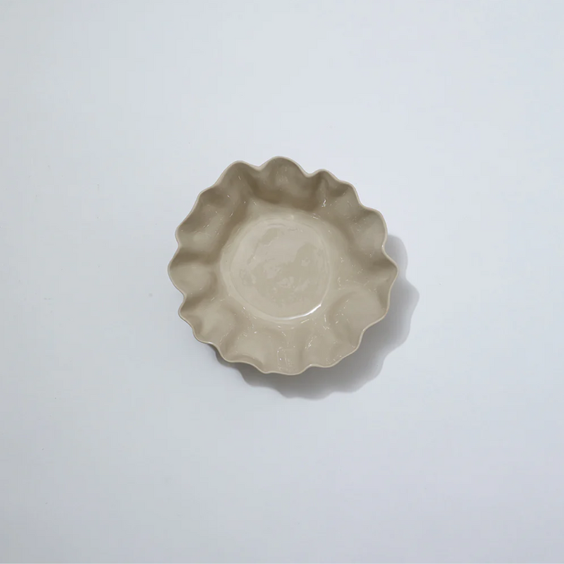 Chalk Ruffle Bowl - Medium