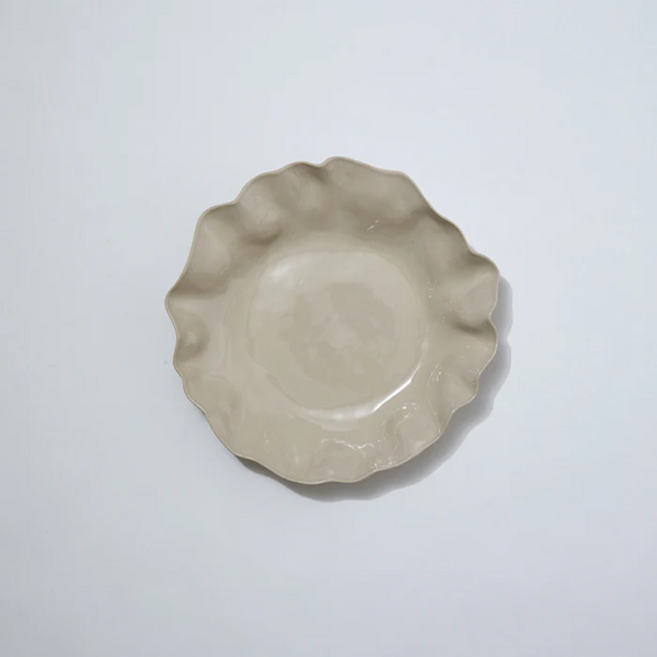 Chalk Ruffle Round Platter