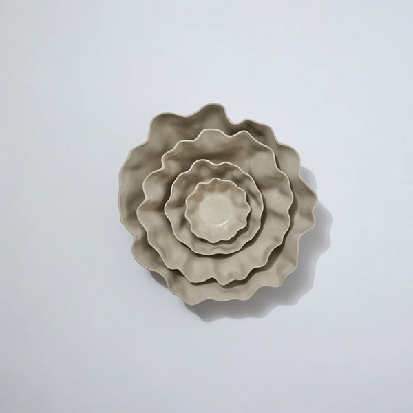 Chalk Ruffle Bowl - Medium